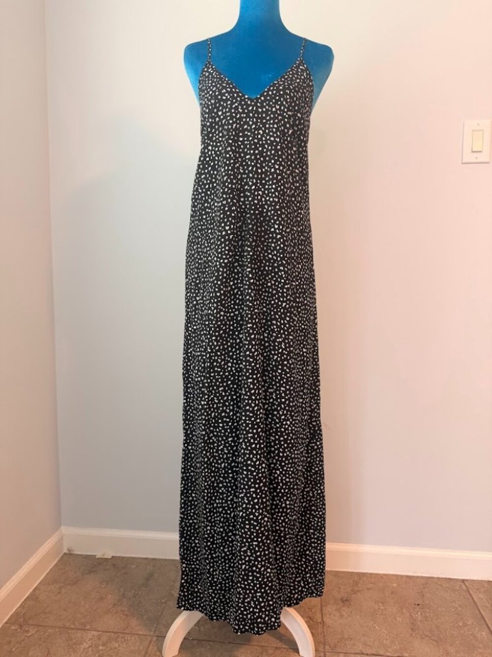 Old Navy Black White Print Maxi Sundress Criss Cross Back 100% Rayon Size M